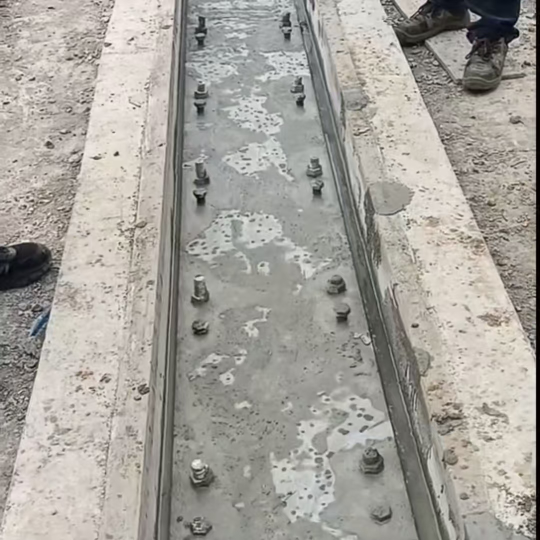 南岔港口码头起重机龙门吊重型机械设备稳固用早强快凝轨道胶泥